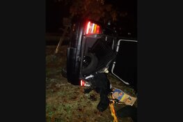 Verdachte rijdt in op agenten