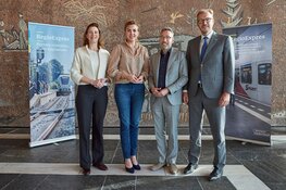 De vlag uit voor de RegioExpres Arnhem-Doetinchem-Winterswijk