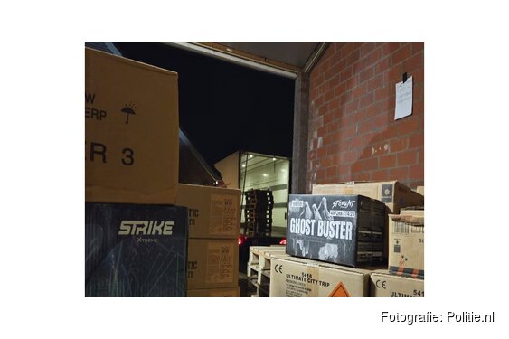 Ruim tienduizend kilo vuurwerk inbeslaggenomen