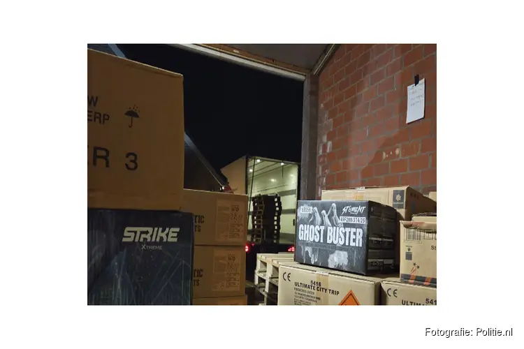 Ruim tienduizend kilo vuurwerk inbeslaggenomen