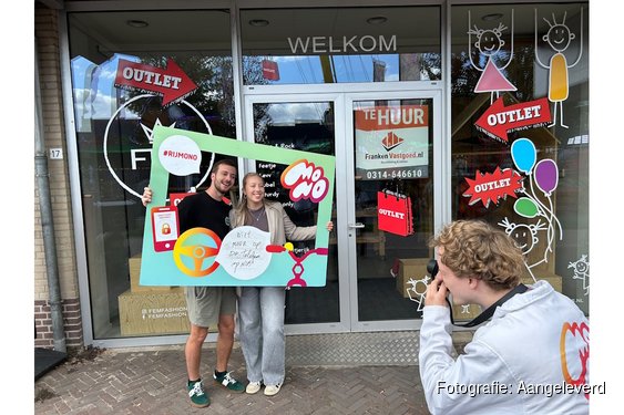 Bezoekers Stadsfeest Doetinchem leggen hun belofte om MONO te rijden flitsend vast