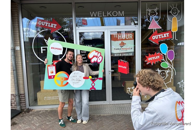 Bezoekers Stadsfeest Doetinchem leggen hun belofte om MONO te rijden flitsend vast
