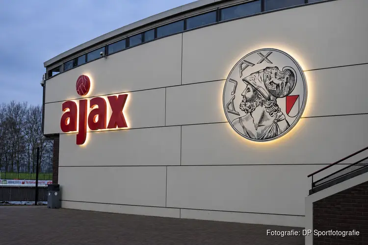 Jong Ajax passeert De Graafschap na zege op De Toekomst